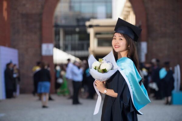 完美结合健康与商学，开启广阔职业未来！